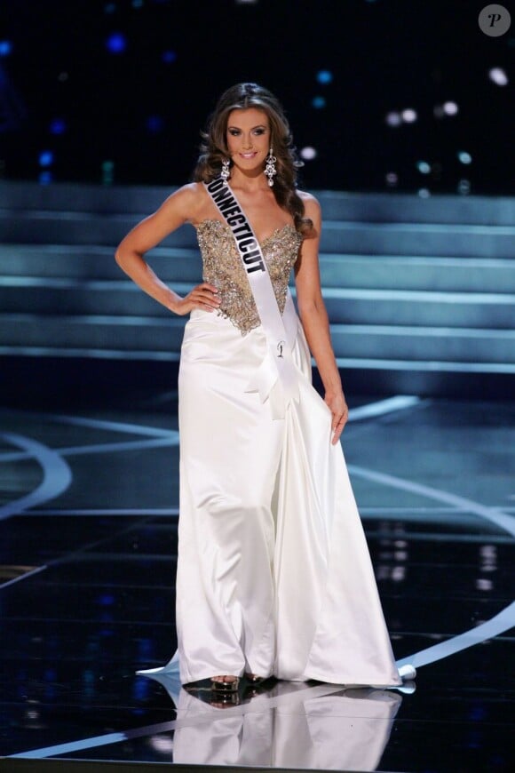La nouvelle et ravissante Miss USA 2013, Erin Brady, le soir de son élection à Las Vegas le 16 juin 2013.