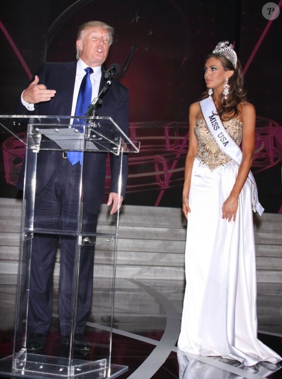 Donald Trump et Miss USA 2013, Erin Brady, le soir de son élection à Las Vegas le 16 juin 2013.
