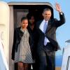 Barack Obama, sa femme Michelle Obama et ses filles Sasha et Malia à l'aéroport de Berlin. Le 18 juin 2013.
