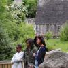 Michelle Obama et ses filles Malia et Sasha lors de leur visite dans le parc national de Glendalough en Ireland, le 18 juin 2013.