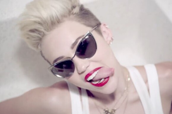 Miley Cyrus dans le clip de We Can't Stop.