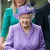 Elizabeth II splendide lors du Ladies Day au Royal Ascot le 20 juin 2013