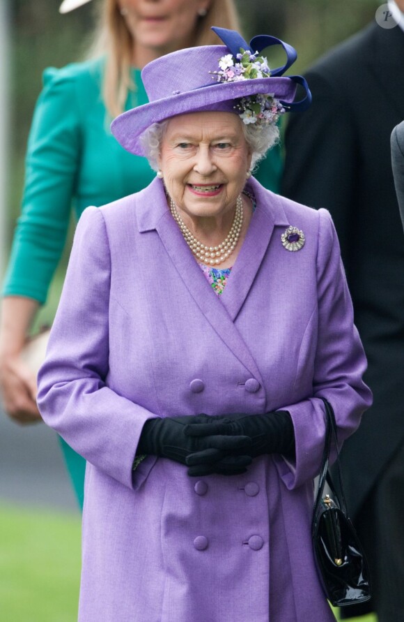 Elizabeth II splendide lors du Ladies Day au Royal Ascot le 20 juin 2013