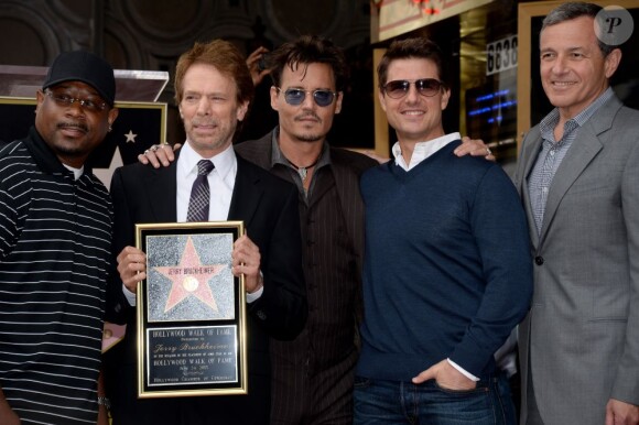 Martin Lawrence, Johnny Depp, Jerry Bruckheimer et Bob Iger lors de la remise de l'étoile de Jerry Bruckheimer sur Hollywood Boulevard à Los Angeles le 24 juin 2013