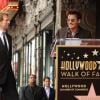 Johnny Depp faisant un discours lors de la remise de l'étoile de Jerry Bruckheimer sur Hollywood Boulevard à Los Angeles le 24 juin 2013