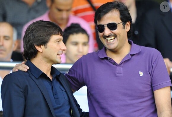 Le directeur sportif du PSG Leonardo avec le Cheikh Tamin ben Hamad Al-Thani au Parc des Princes le 21 août 2011.