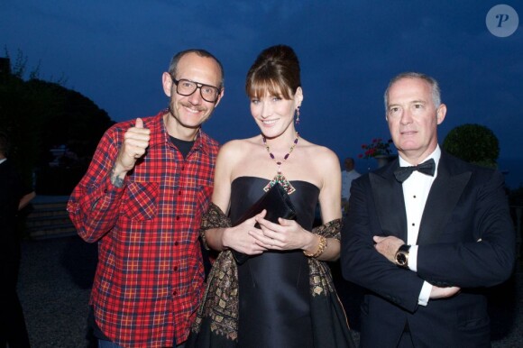 Terry Richardson, Carla Bruni et Francesco Trapani à la présentation de la collection Diva de Bulgari à Portofino, le 20 juin 2013.