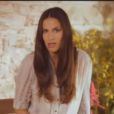 Elisa Tovati dans le clip de Rappelle-toi. deuxième extrait de l'album Thérèse, Vivre d'amour.