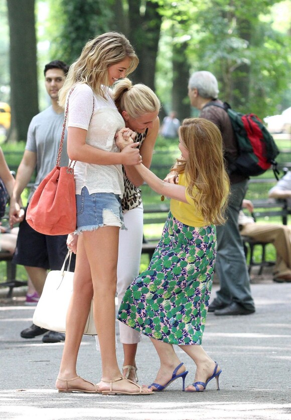 Cameron Diaz, Kate Upton et Leslie Mann s'éclatent sur le tournage du film The Other Woman à Central Park. New York, le 27 juin 2013.