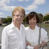 Francis Vandenhende et Denise Fabre lors de la 3ème édition du Brunch Blanc-Une croisiere sur la Seine à Paris le 30 juin 2013