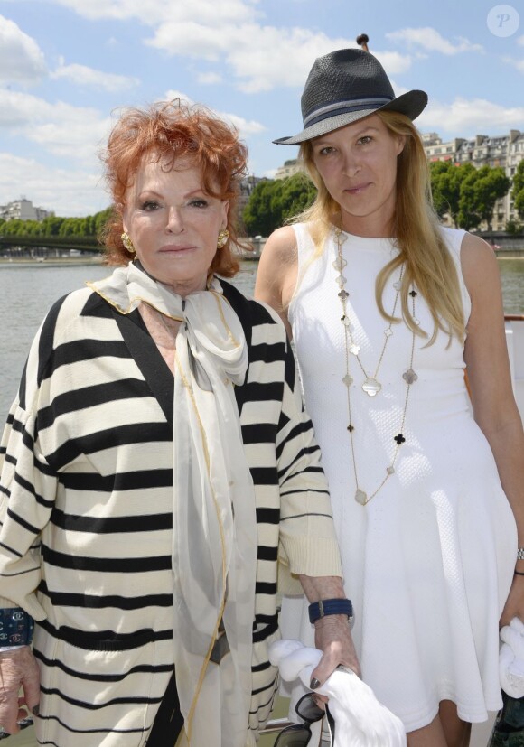 Régine, Eva Dichand lors de la 3ème édition du Brunch Blanc-Une croisiere sur la Seine à Paris le 30 juin 2013