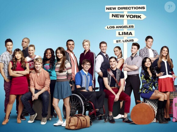 Photo promo du casting de la saison 4 de la série Glee. Avec certains nouveaux comme Marley (Melissa Benoist), Jake (Jacob Artist) et Kitty (Becca Tobin).
