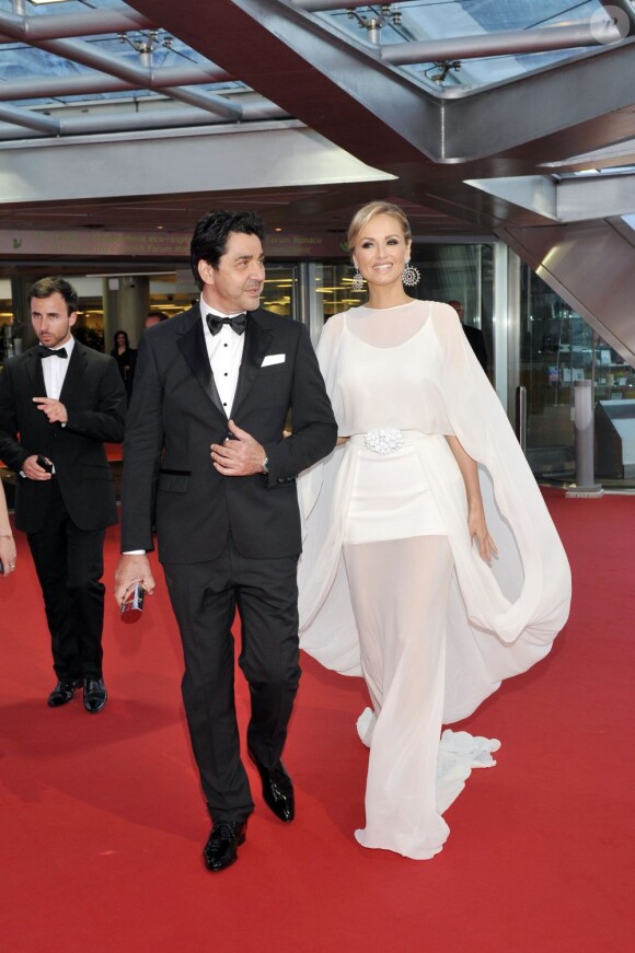 Adriana Karembeu et son compagnon André Ohanian participent à la cérémonie des remises de récompenses du 53 Festival de Télévision de Monte-Carlo, au Grimaldi Forum, le 13 juin 2013.