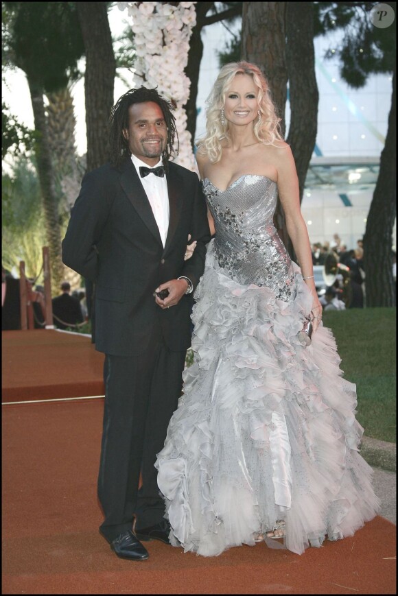 Christian et Adriana Karembeu au 62e Bal de la Croix-Rouge, à Monaco, le 30 juillet 2010.