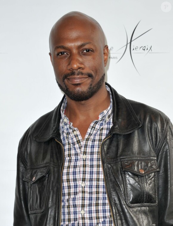 Harry Roselmack au défilé Clarisse Hieraix à l'espace Cardin à Paris le 3 juillet 2013.