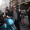 Philippe Manoeuvre arrive à la nouvelle boutique Kiehl's à Paris le 4 juillet 2013