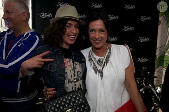 Amelle Chahbi et Nathalie Debras, Directrice Générale Kiehl's France à la soirée Kiehl's à Paris le 4 juillet 2013