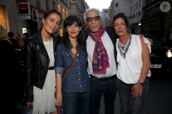 Zoé Félix, Romane Bohringer, Gérard Darmon et Nathalis Debras (Directrice Générale Kiehl's France) à la soirée Kiehl's à Paris le 4 juillet 2013