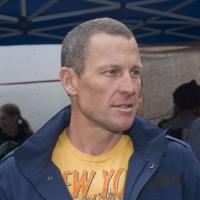 Lance Armstrong de retour à vélo : 'Si tu me fais un doigt d'honneur, c'est ok'