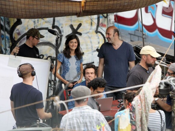 Le réalisateur Cédric Klapisch, Audrey Tautou et Romain Duris sur le tournage de Casse-tête chinois à New York le 20 septembre 2012
