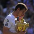 Andy Murray ne pouvait retenir ses larmes lors de sa victoire en finale de Wimbledon face à Novak Djokovic (6-4, 7-5, 6-4), au All England Lawn Tennis and Croquet Club de Londres le 7 juillet 2013