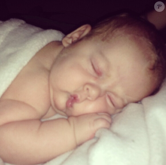 Peaches Geldof adore prendre des photos de ses enfants Astala et Phaedra sur les réseaux sociaux. Le 8 juillet elle a d'ailleurs posté de nombreux clichés de ses bébés sur Instagram. Ici on peut voir Phaedra, né le 24 avril 2013.
