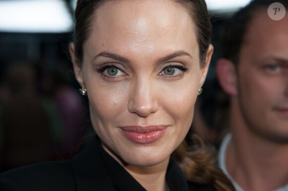 Angelina Jolie à la première parisienne de World War Z le 3 juin 2013.