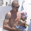 Exclusif - Victor Valdés en vacances avec sa femme enceinte Yolanda Cardona et leurs fils Dylan (3 ans) et Kai (7 mois) à Formentera en Espagne le 8 juillet 2013.