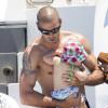 Exclusif - Victor Valdés en vacances avec sa femme enceinte Yolanda Cardona et leurs fils Dylan (3 ans) et Kai (7 mois) à Formentera en Espagne le 8 juillet 2013.