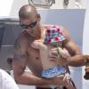 Exclusif - La star du Barça Victor Valdés en vacances avec sa femme enceinte Yolanda Cardona et leurs fils Dylan (3 ans) et Kai (7 mois) à Formentera en Espagne le 8 juillet 2013.