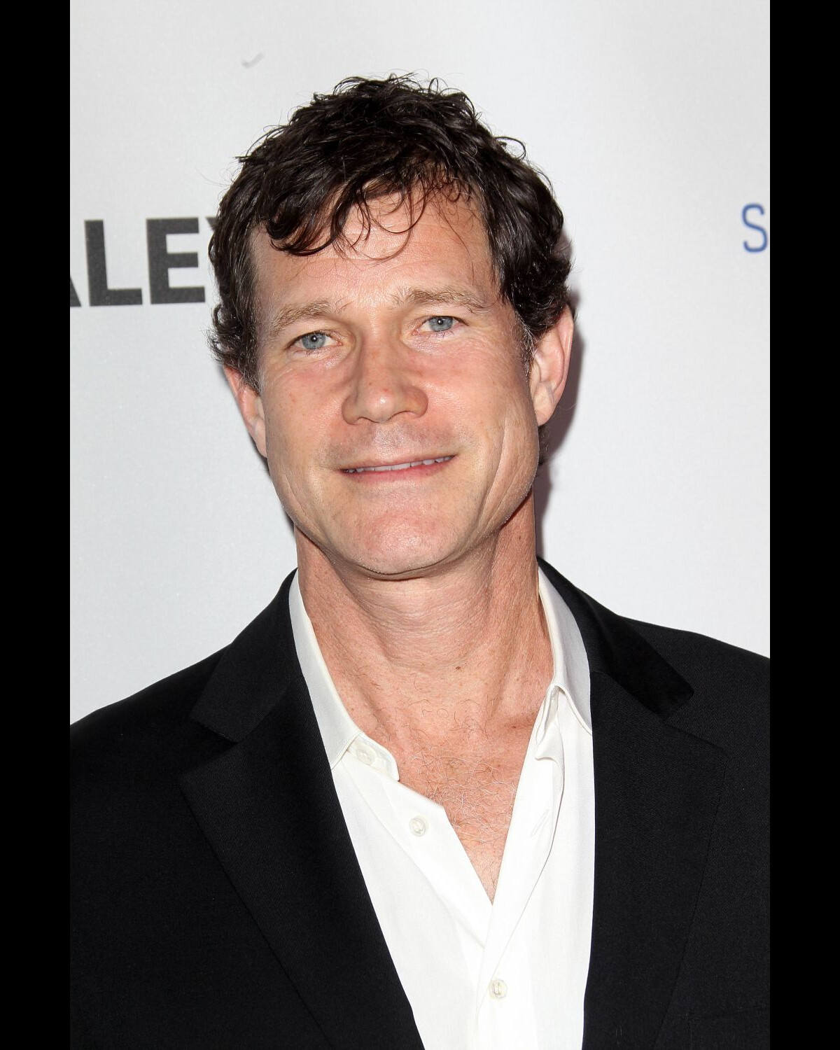 Vidéo Dylan Walsh en février 2013 à Beverly Hills Purepeople