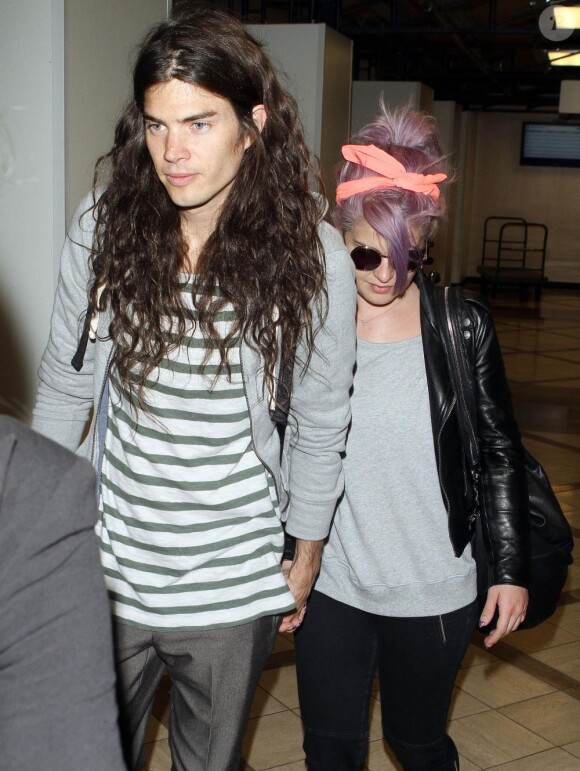 Kelly Osbourne et son amoureux Matthew Mosshart à l'aéroport de Los Angeles le 1er mai 2013