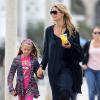 Heidi Klum se promène avec ses enfants Johan et Leni à Santa Monica, le 13 juillet 2013.