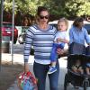 Jennifer Garner emmène ses trois enfants, Violet, Seraphina et Samuel, au parc à Pacific Palisades, le 15 juillet 2013 - Jennifer Garner affiche un petit ventre. Bébé numéro 4 serait-il en route ?