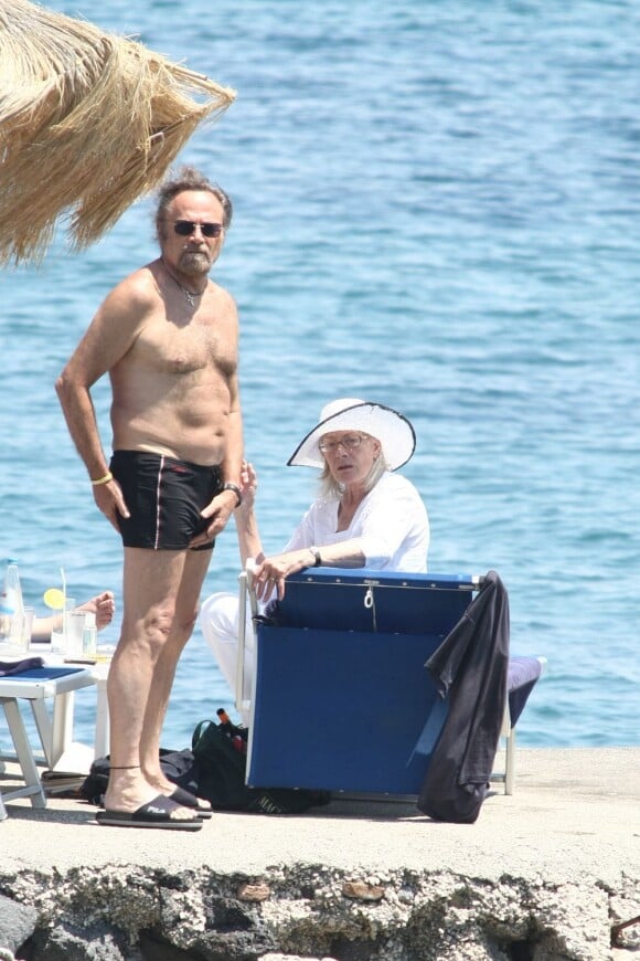 Vanessa Redgrave, 76 ans, et son mari Franco Nero, 71 ans, sur la plage d'Ischia lors du festival de cinéma et de musique de l'île, le 14 juillet 2013