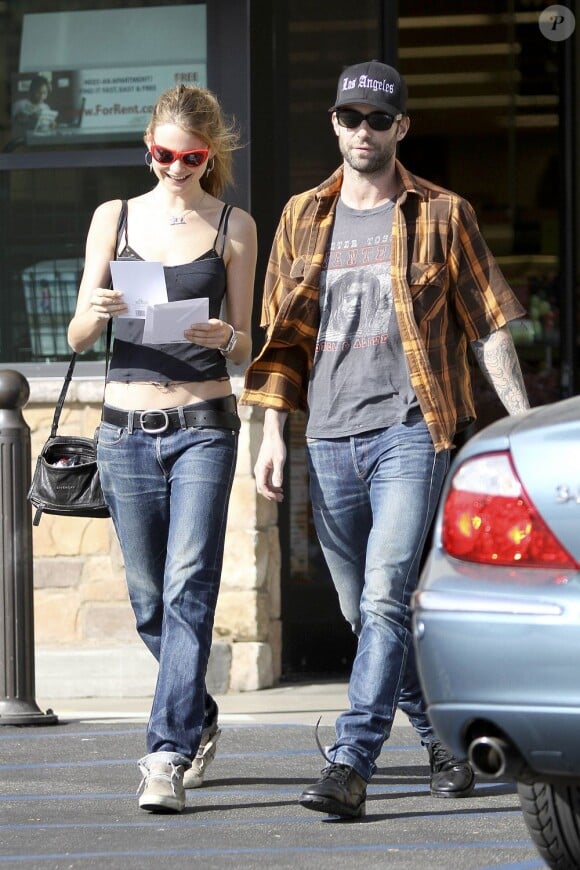 Adam Levine et sa petite amie Behati Prinsloo en octobre 2012