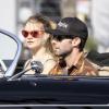 Adam Levine se balade en voiture avec sa petite amie Behati Prinsloo à Los Angeles en octobre 2012