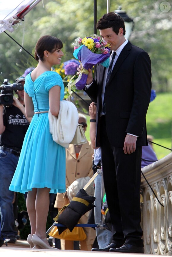 Sur le tournage de "Glee" : Cory Monteith et Lea Michele à New York, le 26 avril 2011.