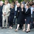 Exclusif - La famille du défunt lors des obsèques du réalisateur Sébastien Grall au cimetière parisien de Bagneux le 17 juillet 2013