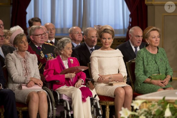 La reine Fabiola, la princesse Mathilde et la reine Paola de Belgique - Cérémonie d'abdication du roi Albert II de Belgique au palais de Bruxelles, le 21 juillet 2013.