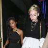 Miley Cyrus, Nicole Scherzinger et Pixie Geldof ont passé une bonne partie de la nuit du 20 juillet dans la boîte de nuit "Cirque Du Soir", située dans le quartier de Soho à Londres. Les trois filles sont sorties du club vers 4h30 du matin.
