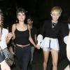 La jeune Miley Cyrus, Nicole Scherzinger et Pixie Geldof ont passé une bonne partie de la nuit du 20 juillet dans la boîte de nuit "Cirque Du Soir", située dans le quartier de Soho à Londres. Les trois filles sont sorties du club vers 4h30 du matin.