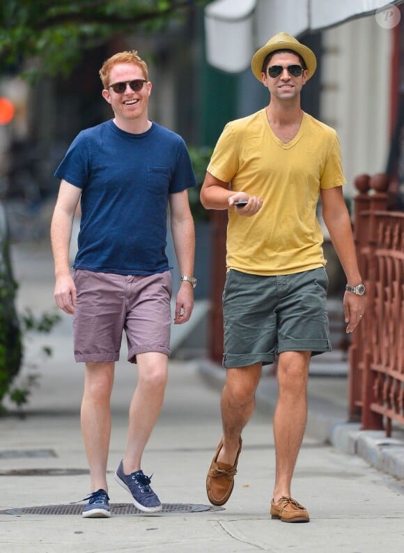 Les jeunes mariés Jesse Tyler Ferguson et Justin Mikita à New York, le 21 juillet 2013.