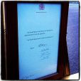 Photo du bulletin officiel de la naissance du prince de Cambridge exposé à Buckingham Palace le 22 juillet 2013, publiée sur son compte Twitter par Pippa Middleton.