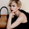 Michelle Williams photographiée par Peter Lindbergh pour la nouvelle campagne accessoires de Louis Vuitton.