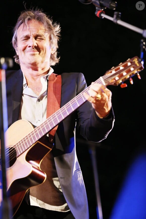 Le chanteur Murray Head en concert à Grimaud le 23 juillet 2013