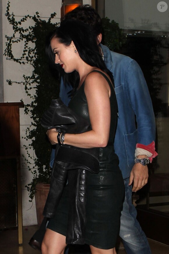 Katy Perry et son chéri John Mayer à la sortie du restaurant Tower Bar & Terrace , localisé au Sunset Tower Hotel, à Los Angeles, le 24 juillet 2013.