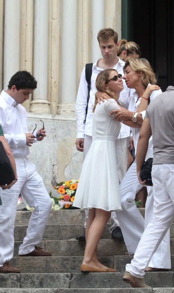 La famille de Bernard Pons lors des funérailles de sa fille Valérie en l'église Saint-Roch de Montpellier le 26 juillet 2013