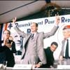 Claude Labbé, Jacques Chirac et Bernard Pons lors d'un meeting du RPR lors de la campagne présidentielle de 1981