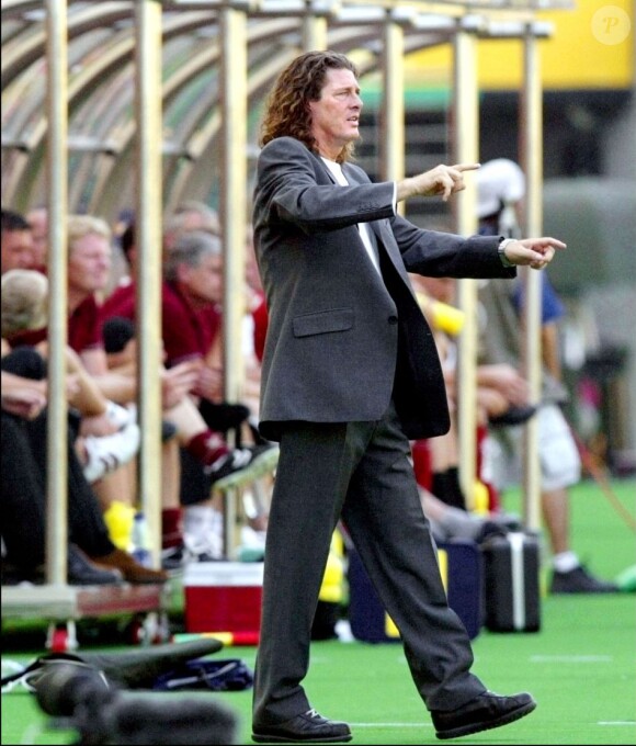 Bruno Metsu, alors coach du Sénégal, lors de la coupe du monde 2002 lors du match face au Danemark, le 6 juin 2002 à Daegu